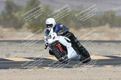 media/Nov-01-2025-CVMA (Sat) [[fc0f7531b8]]/Race 7-Formula Twins-Formula 40 UL/